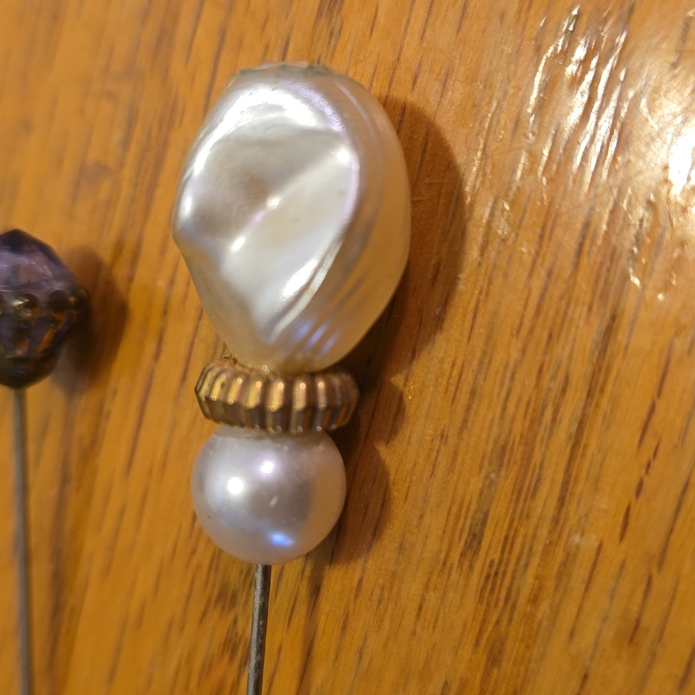 Collection of Vintage 4 Hat Pins - Picture 4 of 6